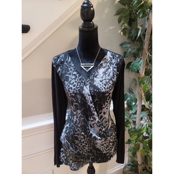 Dex Blouse Women’s Size M Black Gray Leopard Print V-Neck Long Sleeve Top - Picture 2 of 9